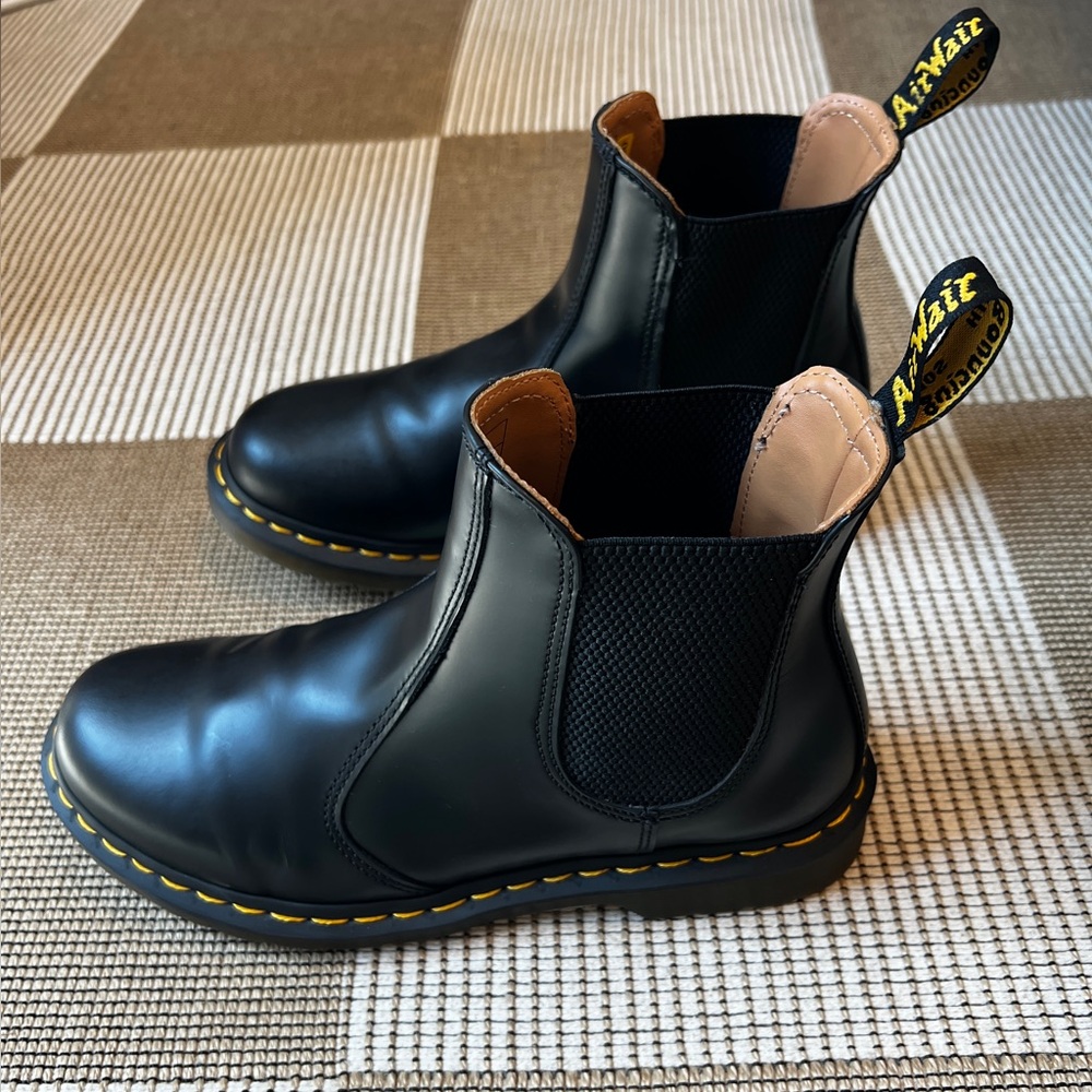 Dr Martens 2976 Chelsea Boot EUC